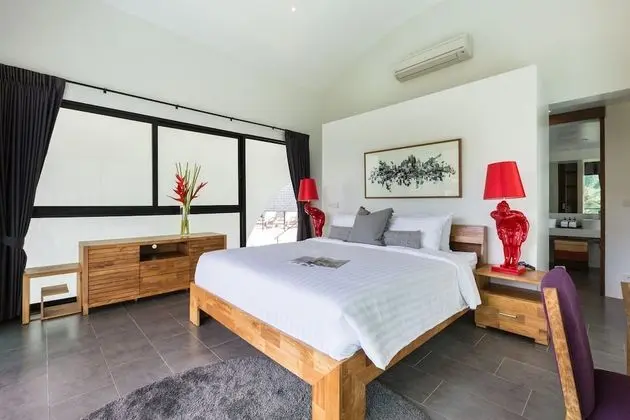 9-Bedroom Pool Villa