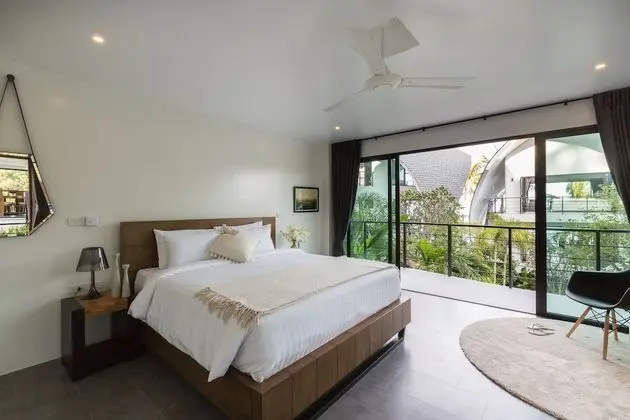 9-Bedroom Pool Villa