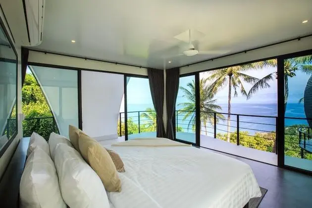 9-Bedroom Pool Villa