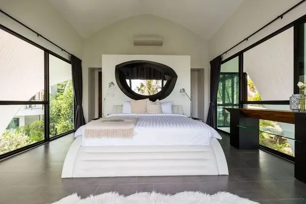 9-Bedroom Pool Villa
