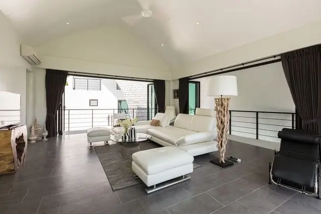 9-Bedroom Pool Villa