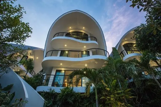 9-Bedroom Pool Villa