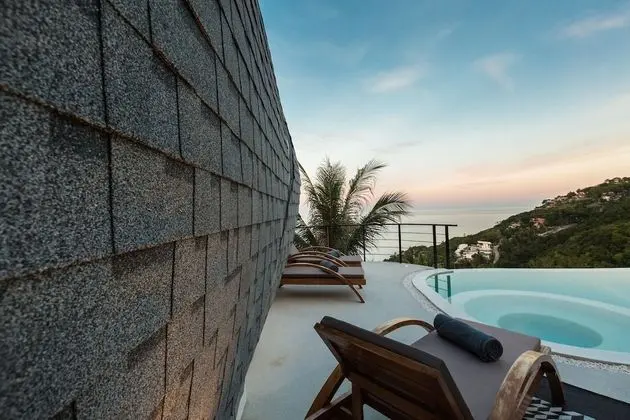 9-Bedroom Pool Villa