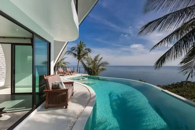 9-Bedroom Pool Villa