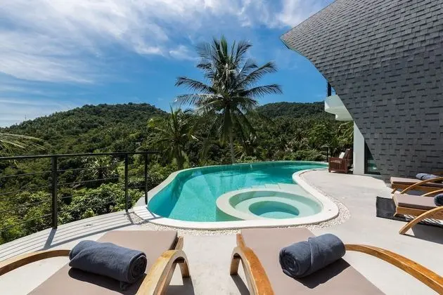 9-Bedroom Pool Villa