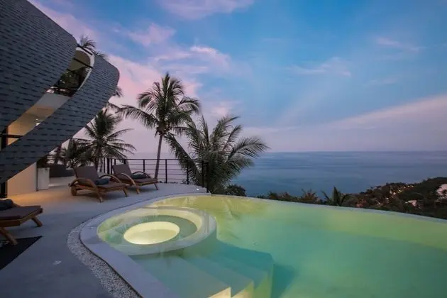 9-Bedroom Pool Villa