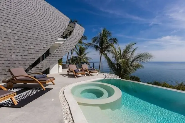 9-Bedroom Pool Villa