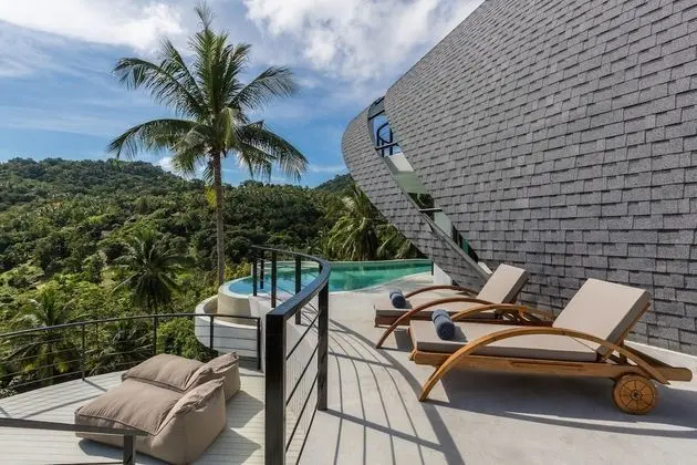 9-Bedroom Pool Villa