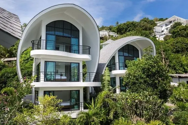 9-Bedroom Pool Villa