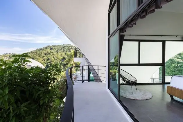 9-Bedroom Pool Villa