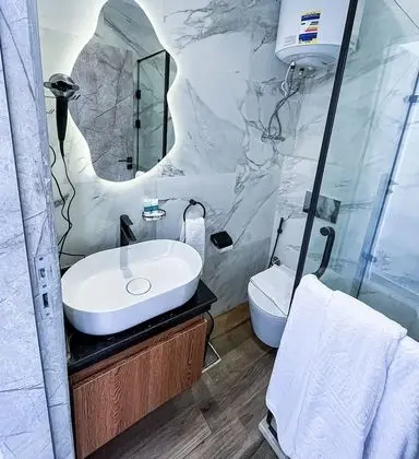 Deluxe Tek Büyük Yataklı Oda