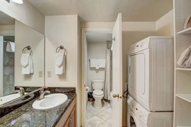 1 Bedroom Condominium