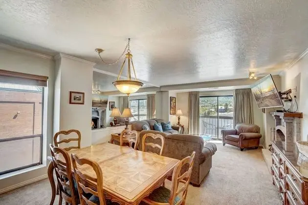 1 Bedroom Condominium