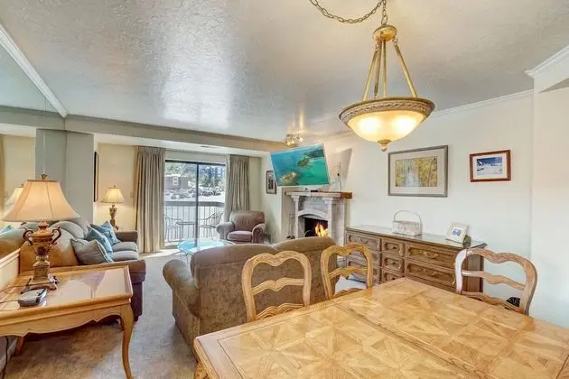 1 Bedroom Condominium