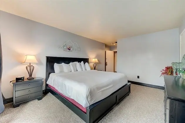 3 Bedroom Condominium
