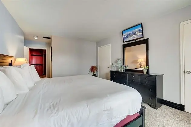 3 Bedroom Condominium