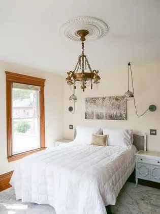 Süit (The Vly Room)