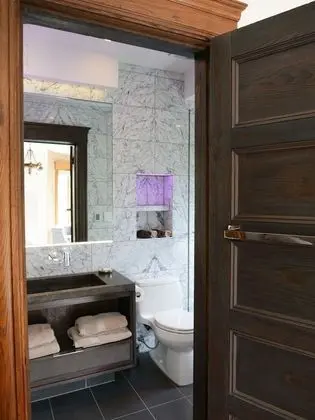 Süit (The Vly Room)