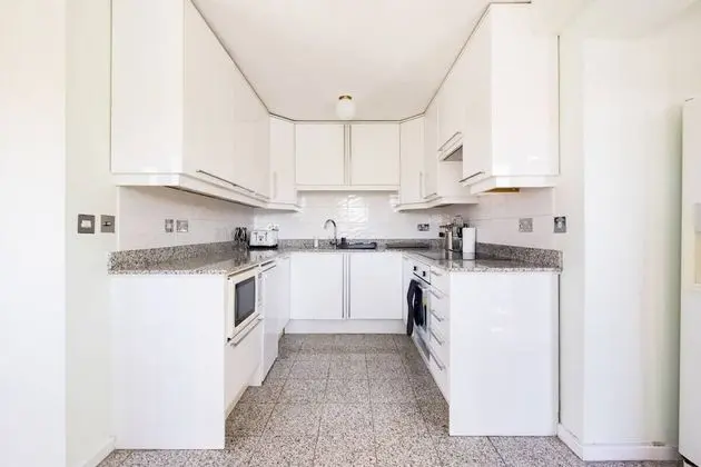 Ev (4 Bedrooms)