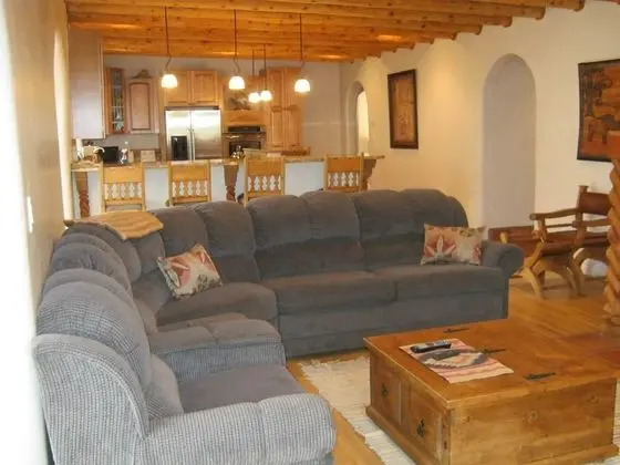 Presidential Villa, 4 Yatak Odası, Şömine
