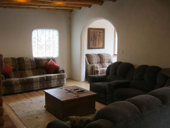 Presidential Villa, 4 Yatak Odası, Şömine