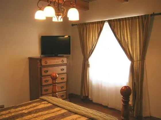 Presidential Villa, 4 Yatak Odası, Şömine