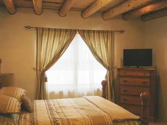 Presidential Villa, 4 Yatak Odası, Şömine