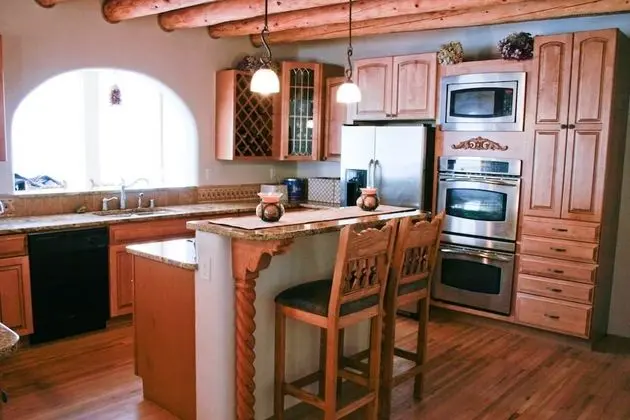 Presidential Villa, 4 Yatak Odası, Şömine