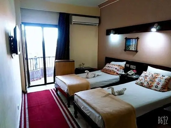 Superior Tek Büyük veya İki Ayrı Yataklı Oda