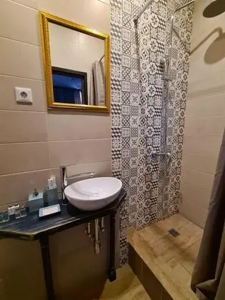 Standard Tek Büyük veya İki Ayrı Yataklı Oda