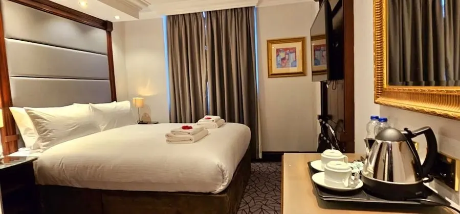 Tek Büyük Yataklı Oda