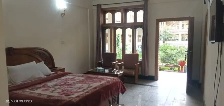 Standard Tek Büyük Yataklı Oda