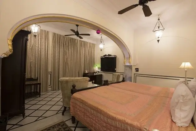 Deluxe Tek Büyük Yataklı Oda, 1 Çift Kişilik Yatak, Avlu Manzaralı