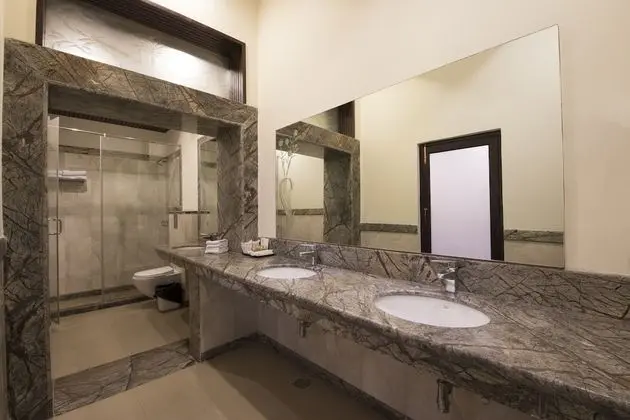 Deluxe Tek Büyük Yataklı Oda, 1 Çift Kişilik Yatak, Avlu Manzaralı
