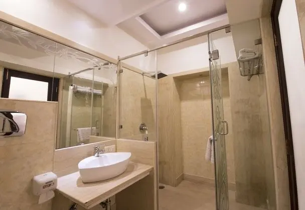 Deluxe Tek Büyük Yataklı Oda, 1 Çift Kişilik Yatak, Avlu Manzaralı