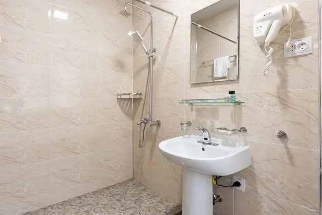Standard Üç Kişilik Oda