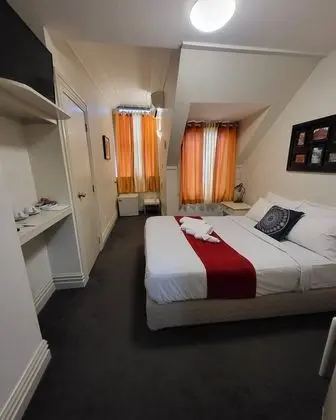 Tek Büyük Yataklı Oda, 1 Büyük (Queen) Boy Yatak