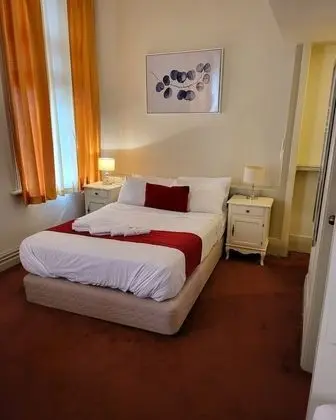 Üç Kişilik Oda