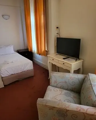 Üç Kişilik Oda
