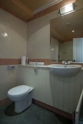 Tek Büyük veya İki Ayrı Yataklı Oda, Özel Banyo