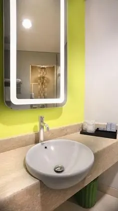 Deluxe Stüdyo, 1 En Büyük (King) Boy Yatak