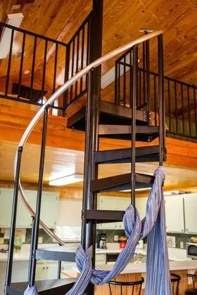 Kulübe (The Pond House)