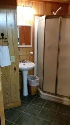 Kulübe (The Pond House)