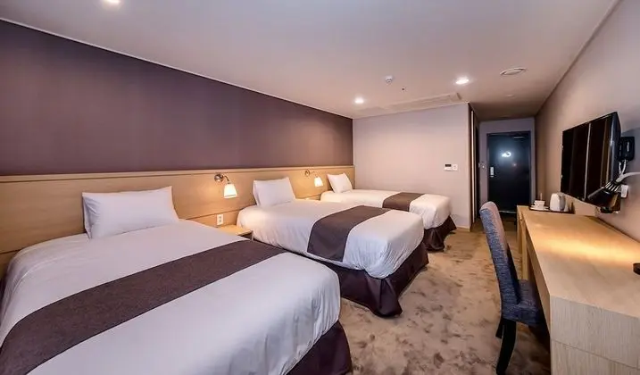 Deluxe Üç Kişilik Oda