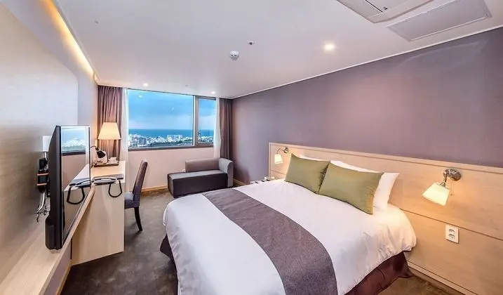 Standard Tek Büyük Yataklı Oda (Mountain/Ocean View assigned on site)