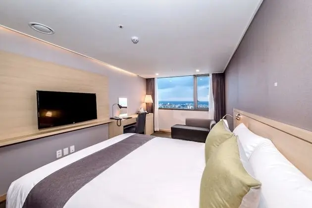 Standard Tek Büyük Yataklı Oda (Mountain/Ocean View assigned on site)