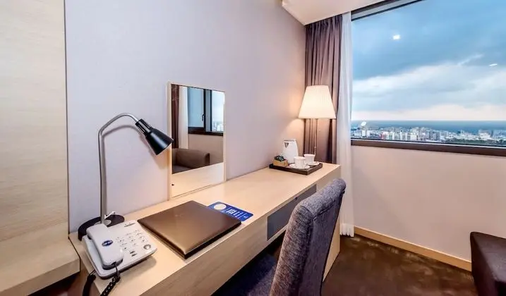 Standard Tek Büyük Yataklı Oda (Mountain/Ocean View assigned on site)