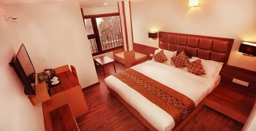 Deluxe Tek Büyük Yataklı Oda