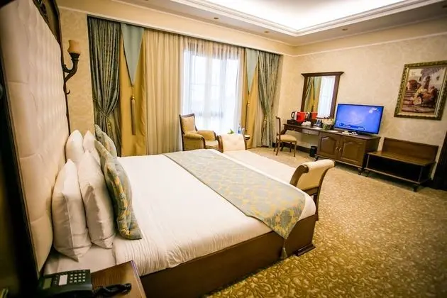 Grand Deluxe King Room