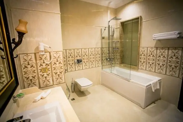 Grand Deluxe King Room